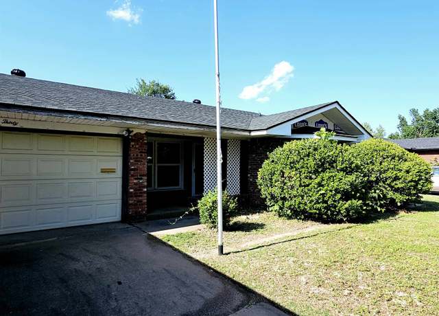 Property at 1330 Gannon Ave, Enid, OK 73703, 3 beds, 1.5 baths
