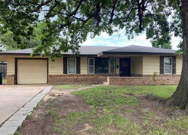 Property at 1302 Ponca Ave, Enid, OK 73703, 3 beds, 1.5 baths