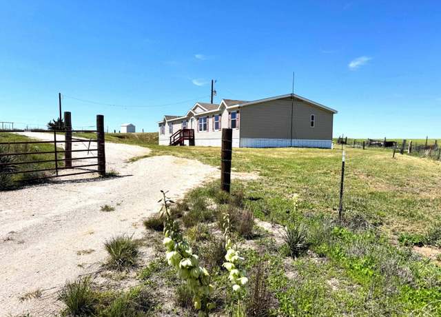 Property at 39545 South County Road 215, Mooreland, OK 73852, 5 beds, 3 baths