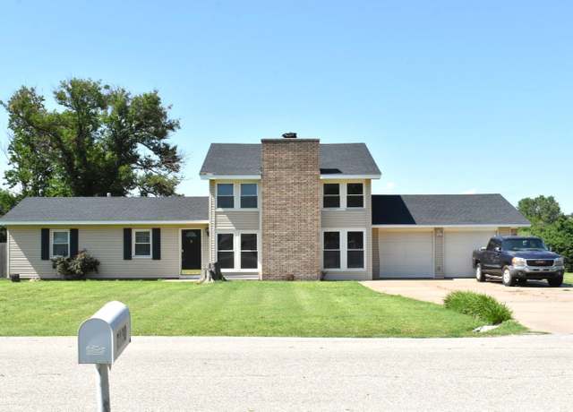 Property at 2130 Norman Rd, Enid, OK 73703, 3 beds, 2.5 baths