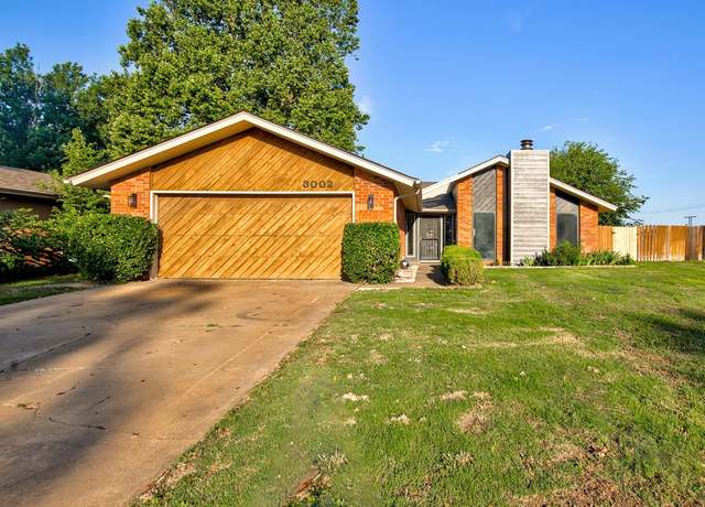 Property at 3002 N Grant St, Enid, OK 73703, 3 beds, 2 baths
