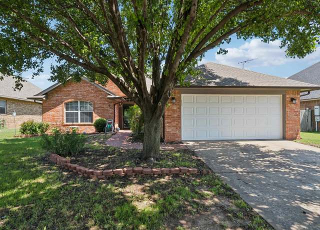 Property at 520 Okarche, Enid, OK 73701, 3 beds, 2 baths