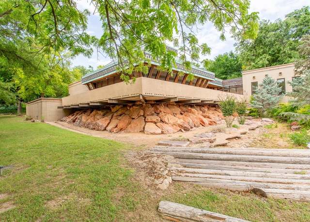 Property at 25 Woodlands Dr, Enid, OK 73703, 3 beds, 3.5 baths