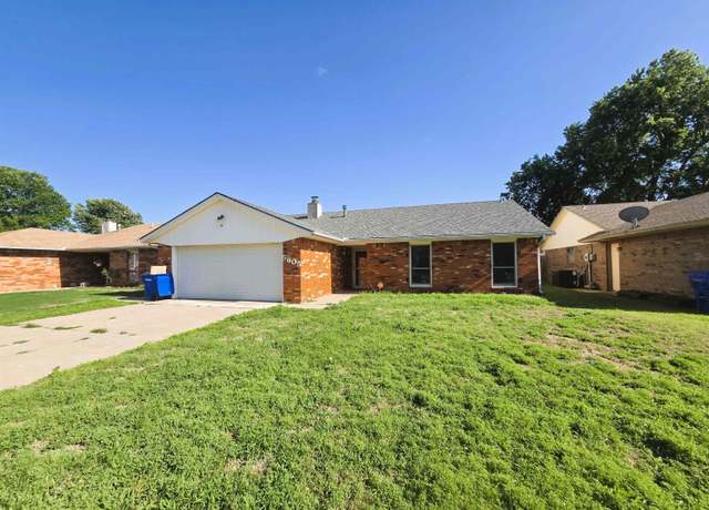Property at 5605 Arrowhead Dr, Enid, OK 73703, 3 beds, 2 baths