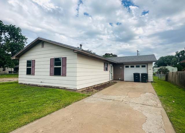 Property at 220 E Olive Ave, Enid, OK 73703, 3 beds, 1.5 baths