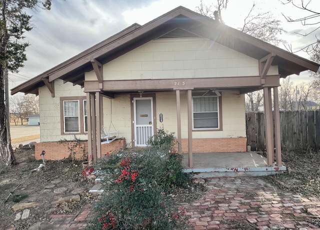 Property at 2115 E Randolph Ave, Enid, OK 73701, 4 beds, 2 baths