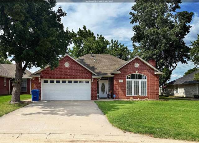 Property at 2406 Danvere, Enid, OK 73703, 3 beds, 2 baths