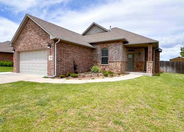 Property at 1004 North Crk, Woodward, OK 73801, 4 beds, 2 baths