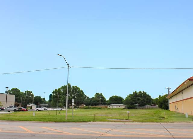 Property at 2217 Oklahoma Ave, Woodward, OK 73801