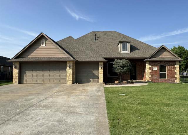 Property at 1113 Winchester Ave, Enid, OK 73703, 4 beds, 3 baths