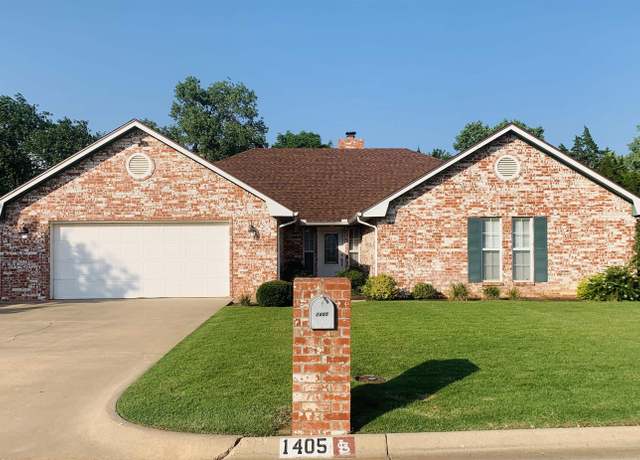 Property at 1405 Briar Creek Rd, Enid, OK 73703, 3 beds, 2.5 baths