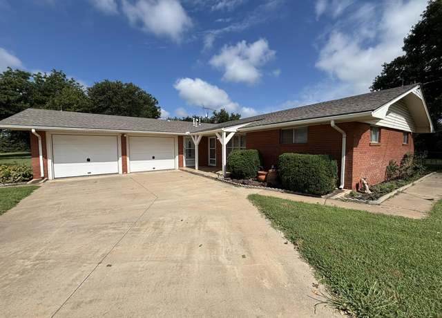 Property at 6022 Breckenridge Rd, Enid, OK 73701, 3 beds, 2 baths