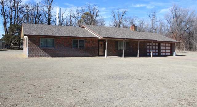 Photo of 402 N 3rd St, Sharon, OK 73857