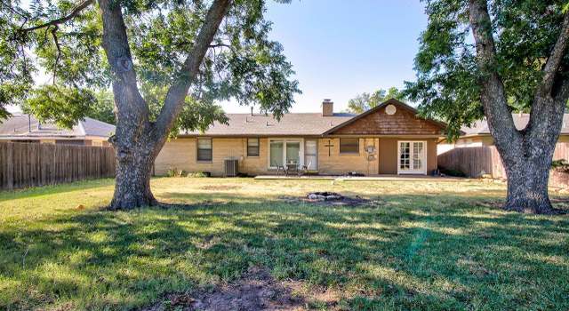 Photo of 1606 Indian Dr, Enid, OK 73703