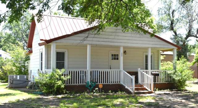Photo of 606 N 8th Ave, Fairview, OK 73737