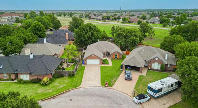 Photo of 937 Picketwire Cir, Enid, OK 73703