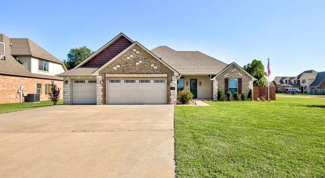Photo of 135 Hennessey St, North Enid, OK 73703