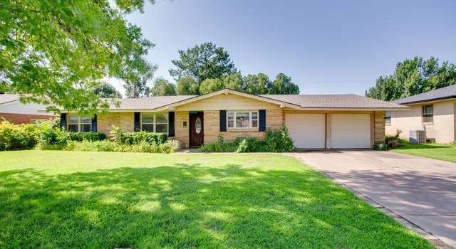 Photo of 1817 Indian Dr, Enid, OK 73703