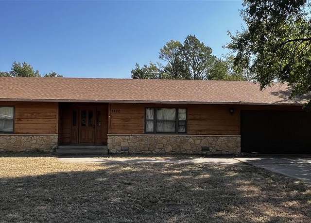 Property at 1330 S 9th St, Blackwell, OK 74631, 2 beds, 1 bath