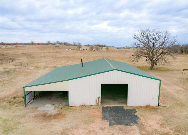 Property at 327 Four Wheel Dr, Ponca City, OK 74604