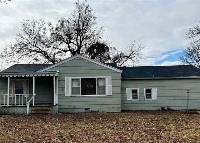 Property at 933 N 8th St, Blackwell, OK 74631, 3 beds, 2 baths