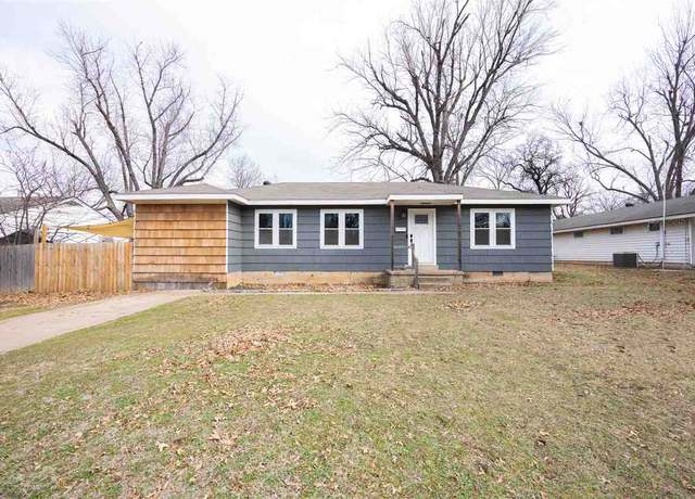 Property at 413 N 12th St, Ponca City, OK 74601, 4 beds, 2 baths