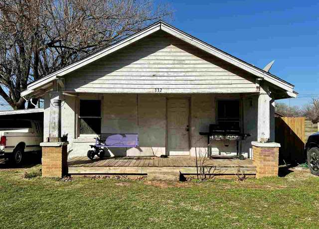 Property at 332 S Lincoln Ave, Ponca City, OK 74601, 3 beds, 1 bath