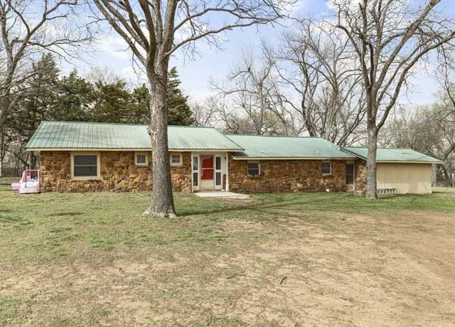 Property at 66 Jones Rd, Ponca City, OK 74604, 3 beds, 2 baths
