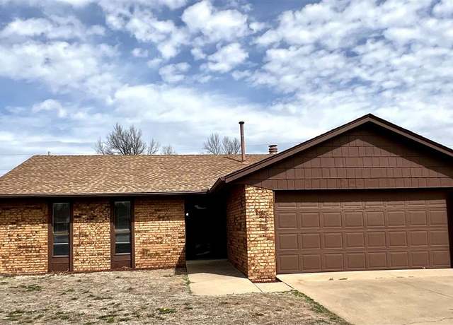 Property at 121 E Woodbury Rd, Ponca City, OK 74601, 3 beds, 1.5 baths