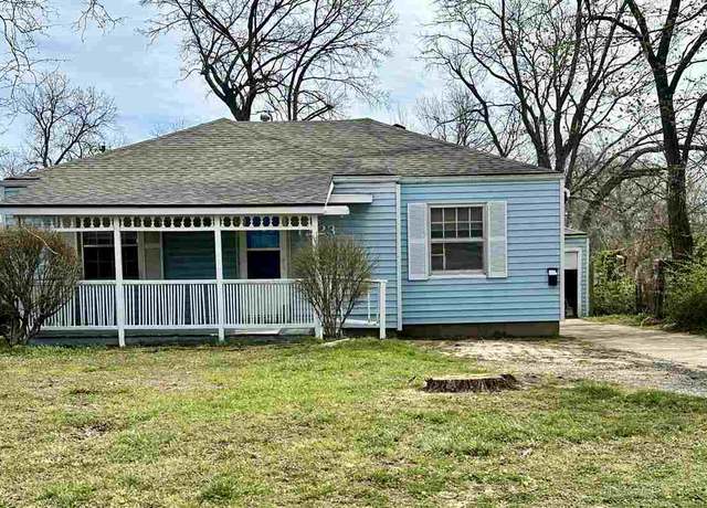 Property at 1223 S 9th, Ponca City, OK 74601, 4 beds, 2 baths