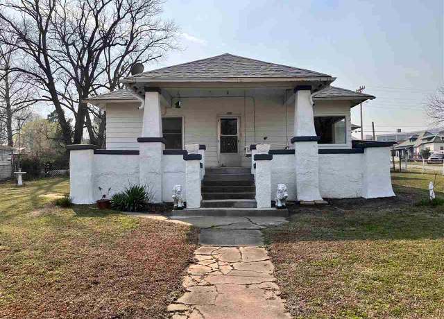 Property at 101 S 5th St, Fairfax, OK 74637, 3 beds, 1 bath
