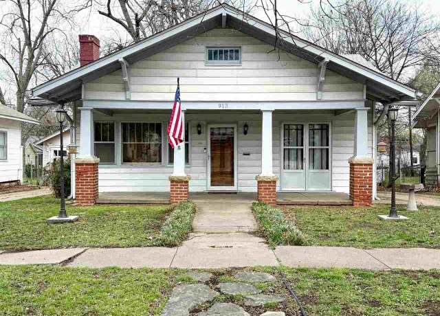 Property at 913 E Broadway Ave, Ponca City, OK 74601, 3 beds, 1 bath