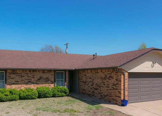 Property at 217 Warwick, Ponca City, OK 74601, 3 beds, 2 baths