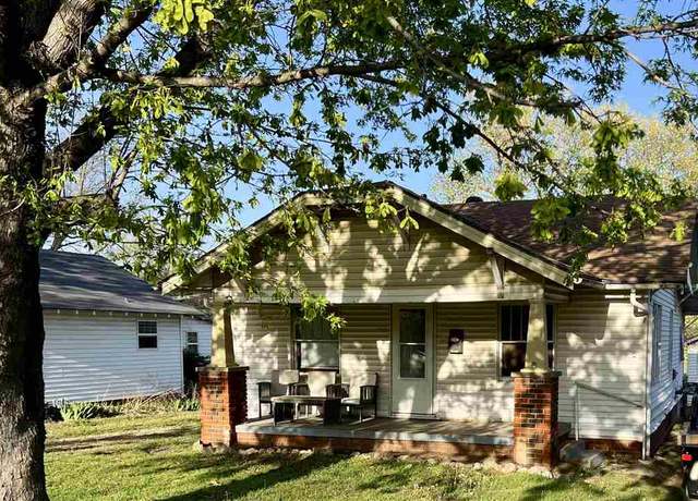 Property at 1311 S 9th St, Ponca City, OK 74601, 2 beds, 1 bath