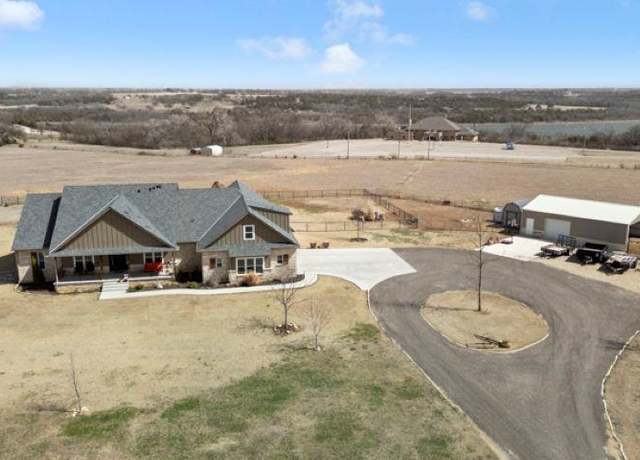 Property at 2801 E Prospect Ave, Ponca City, OK 74604, 4 beds, 4 baths