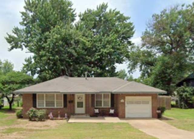 Property at 1804 Holbrook St, Ponca City, OK 74604, 3 beds, 1.5 baths