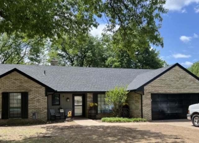 Property at 2514 Bluestem Rd, Ponca City, OK 74604, 4 beds, 2 baths