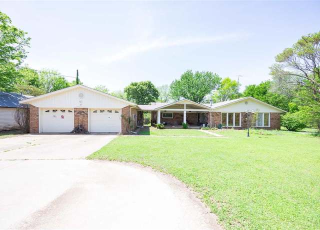 Property at 312 N Flormable, Ponca City, OK 74601, 4 beds, 2 baths
