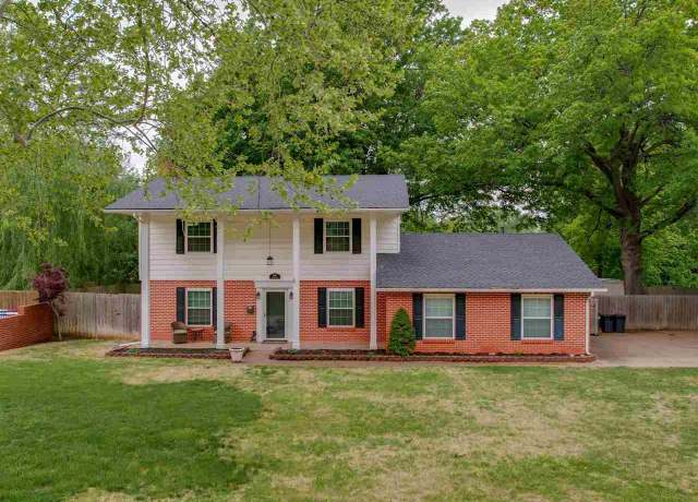 Property at 2116 Cardinal, Ponca City, OK 74604, 4 beds, 2.5 baths