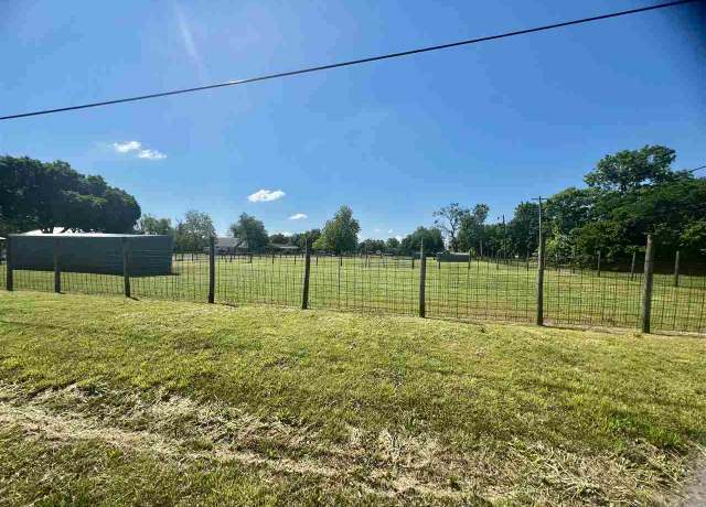Property at 1111 S 11th St, Blackwell, OK 74631