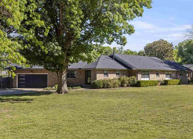 Property at 1501 Pioneer Rd, Ponca City, OK 74604, 3 beds, 3 baths