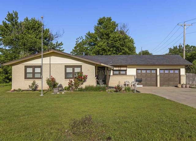Property at 160 Fairview, Ponca City, OK 74601, 3 beds, 1.5 baths