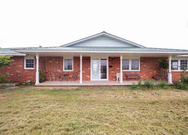 Property at 7601 E Brake Rd, Newkirk, OK 74647, 4 beds, 2 baths