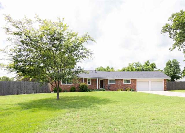 Property at 700 Sugar Maple, Ponca City, OK 74604, 3 beds, 2 baths