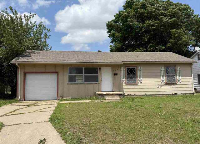 Property at 309 W Fresno, Ponca City, OK 74601, 3 beds, 1 bath