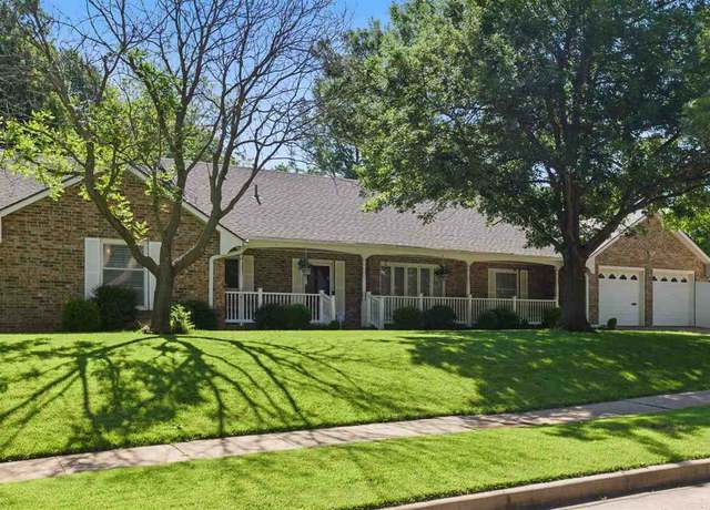 Property at 2205 Cardinal Rd, Ponca City, OK 74604, 3 beds, 2.5 baths