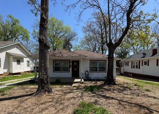 Property at 511 S 9th, Ponca City, OK 74601, 2 beds, 1 bath