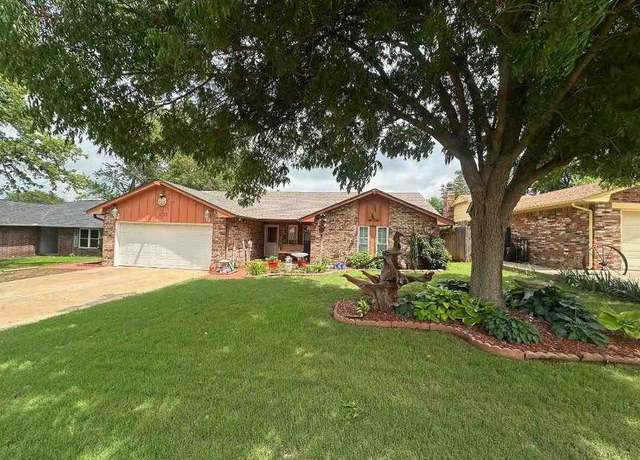 Property at 2107 Bainbridge, Ponca City, OK 74604, 3 beds, 2 baths