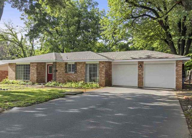 Property at 2010 Wildwood Ave, Ponca City, OK 74604, 3 beds, 2 baths