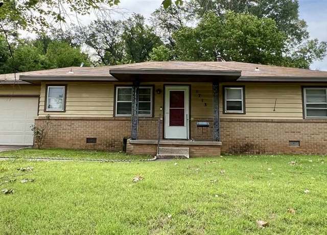 Property at 1713 N Woodland Rd, Ponca City, OK 74604, 3 beds, 1 bath